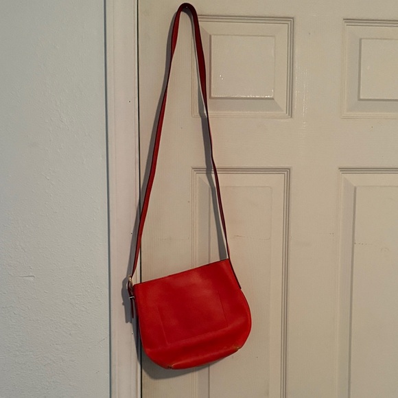 Madewell Handbags - Madewell Red Leather Crossbody Saddle Bag